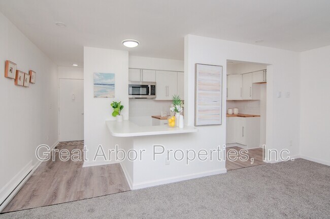 Building Photo - 4194 Packard St