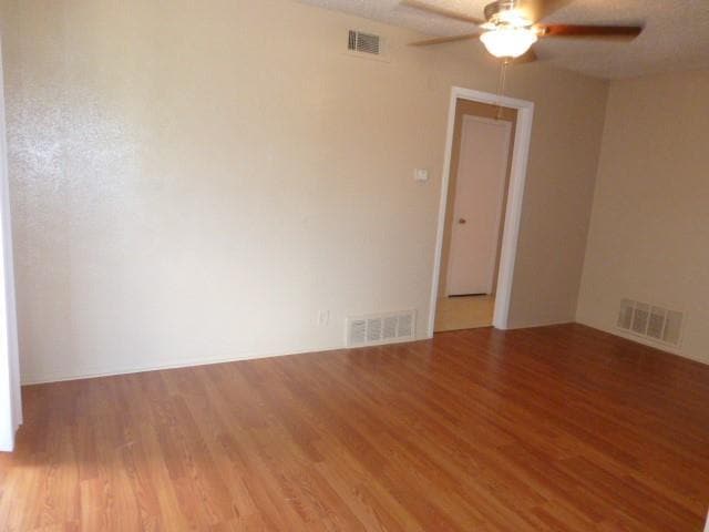 Building Photo - 409 Cliff Dr