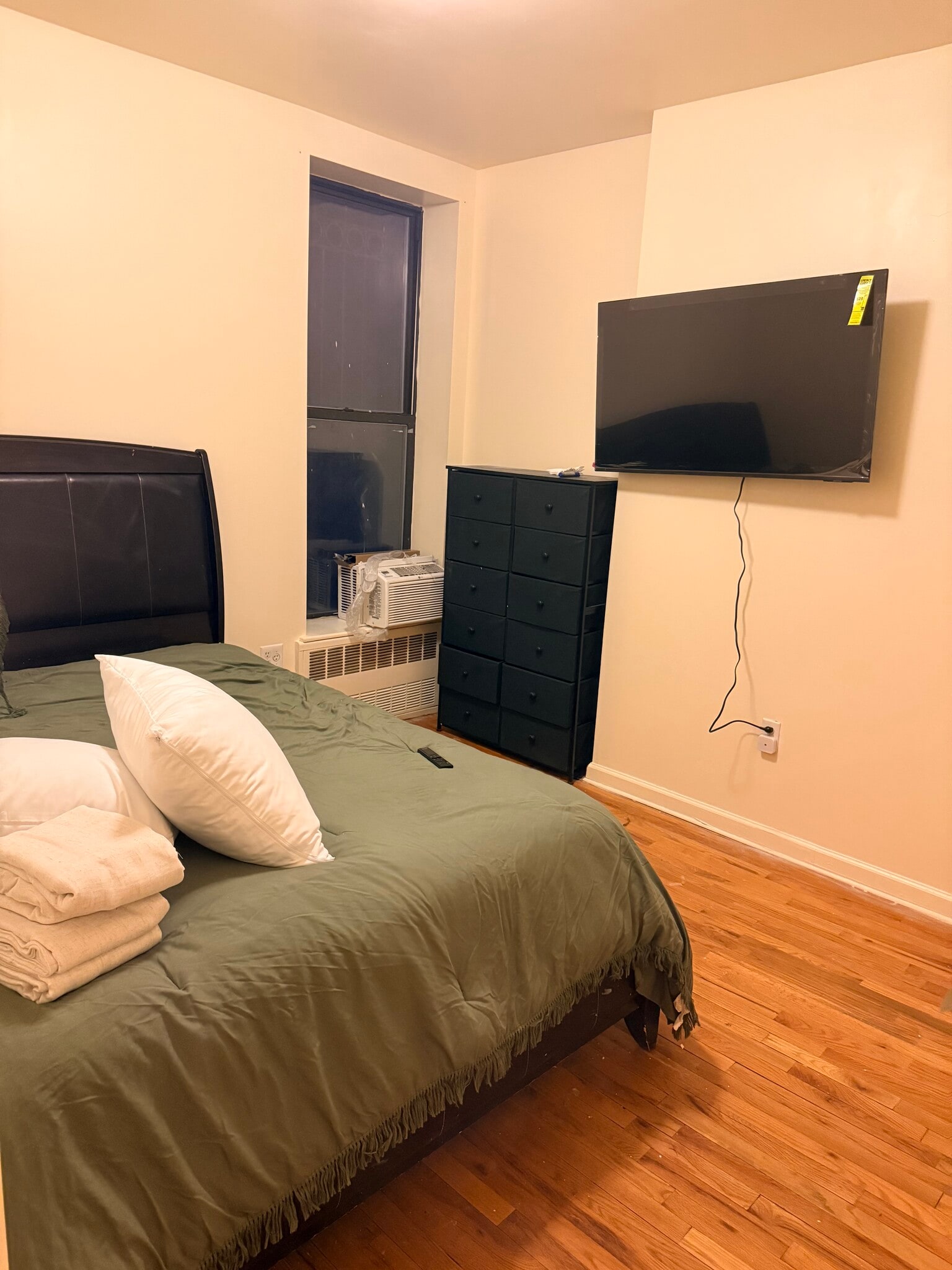 Building Photo - 295 Throop Ave