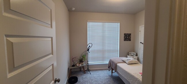 Building Photo - 4 Bedroom House in Sterling Ridge