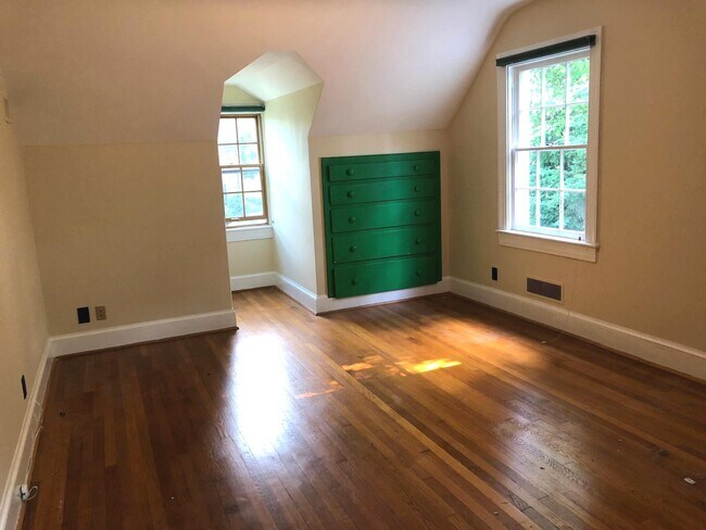 Building Photo - 4843 Butterworth Pl NW
