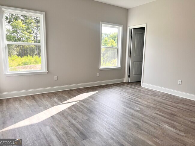 Building Photo - 8024 English Ivy Ct