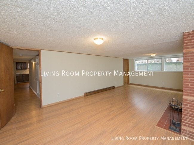 Building Photo - 8607 N Leonard St