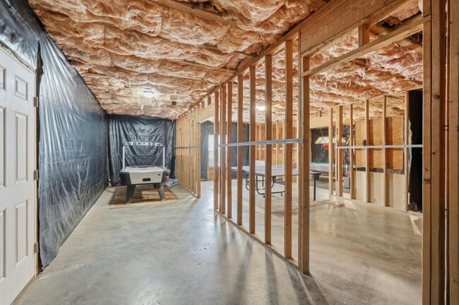 Building Photo - 5055 Blue Goose Ct