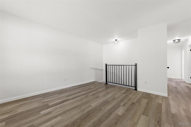 Building Photo - 32 Laura Dr