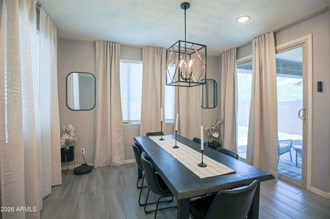 Building Photo - 8820 W Lamar Rd