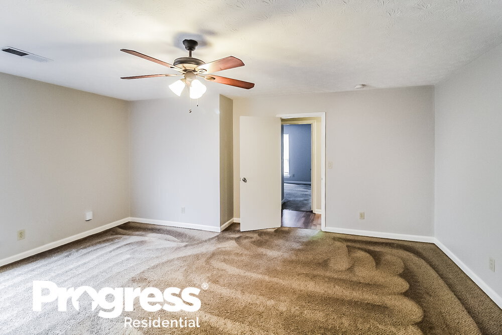 Building Photo - 2468 Mistletoe Ln SW