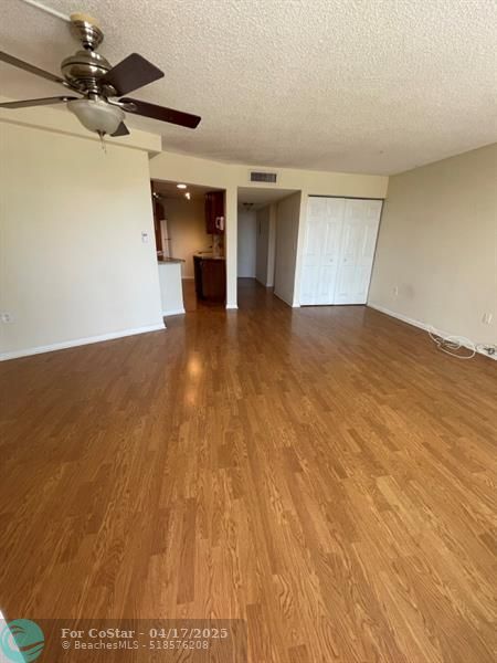 Building Photo - 1101 River Reach Dr