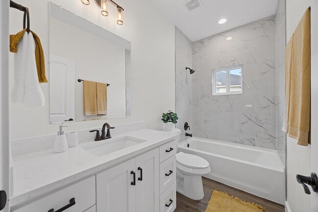 Building Photo - 17701 Village Dr