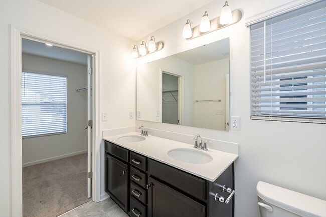 Building Photo - 121 Gaelic Dr