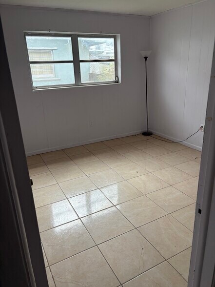 Building Photo - 532 NE 138th St