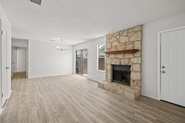 Building Photo - 2401 Singletree Ave