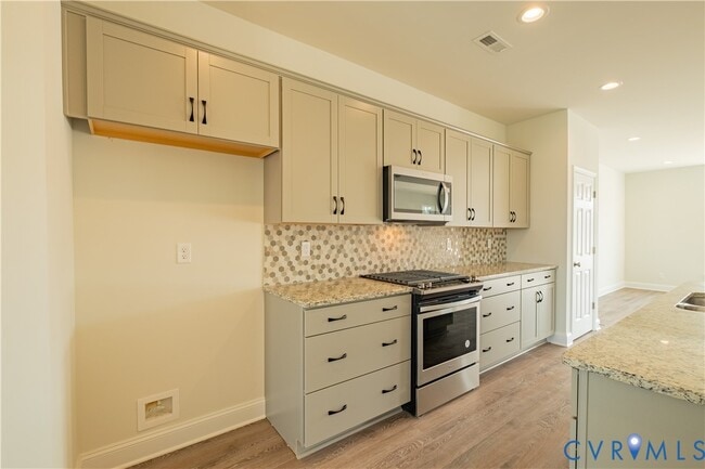 Building Photo - 15225 Dunton Ave