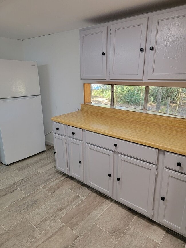 Building Photo - Peaceful 3/1 on over an Acre in Inverness!!!