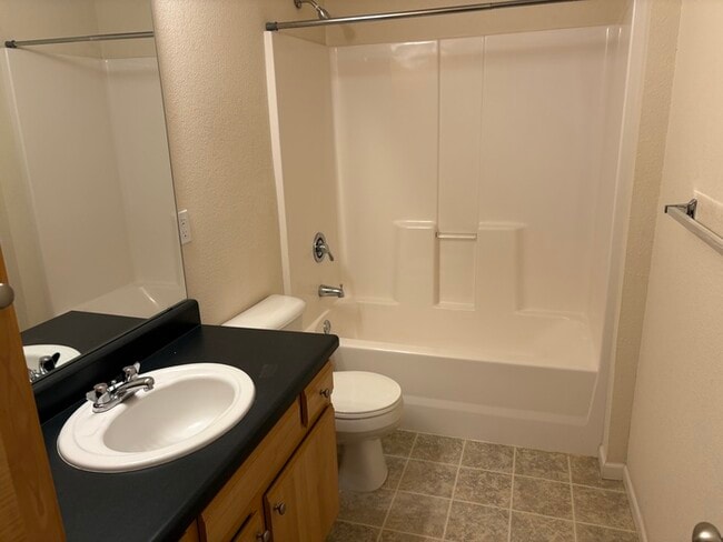 Building Photo - 845 Woodside Creek Dr