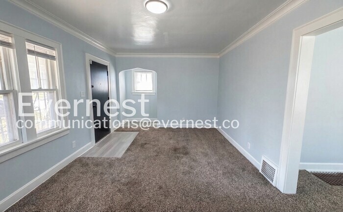 Building Photo - 2242 E 70th St