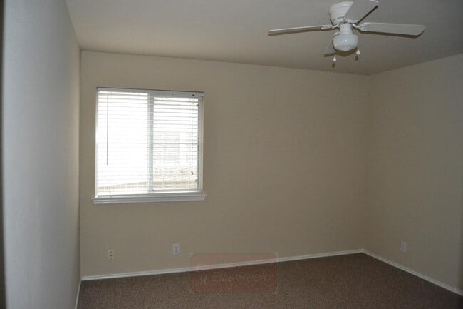 Building Photo - 306 Bright Chase