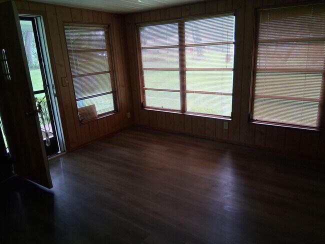 Building Photo - 3610 CR 406