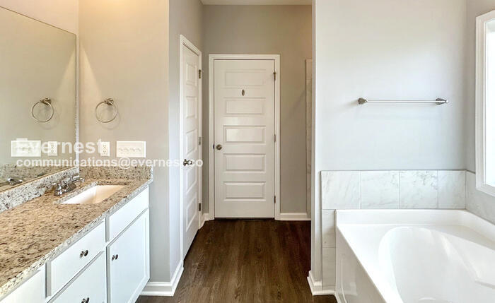 Building Photo - 1024 Echo Rdg Rd