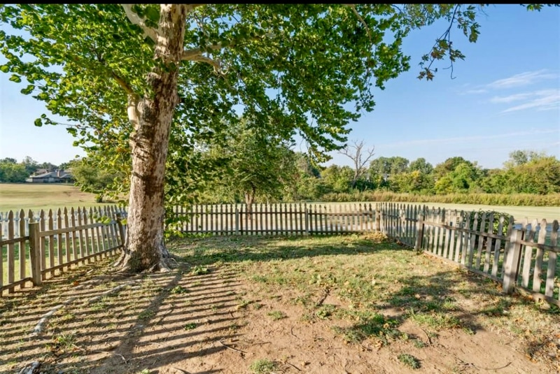 Building Photo - 12025 Ashford Dr