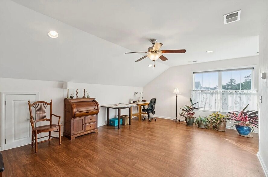 Building Photo - 1546 Fishbone Dr