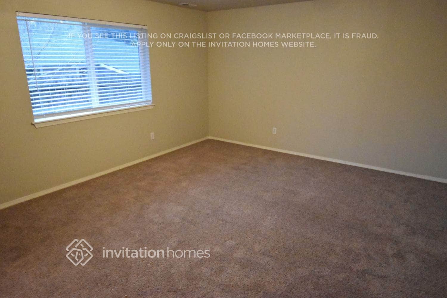 Building Photo - 13421 Des Moines Memorial Dr S