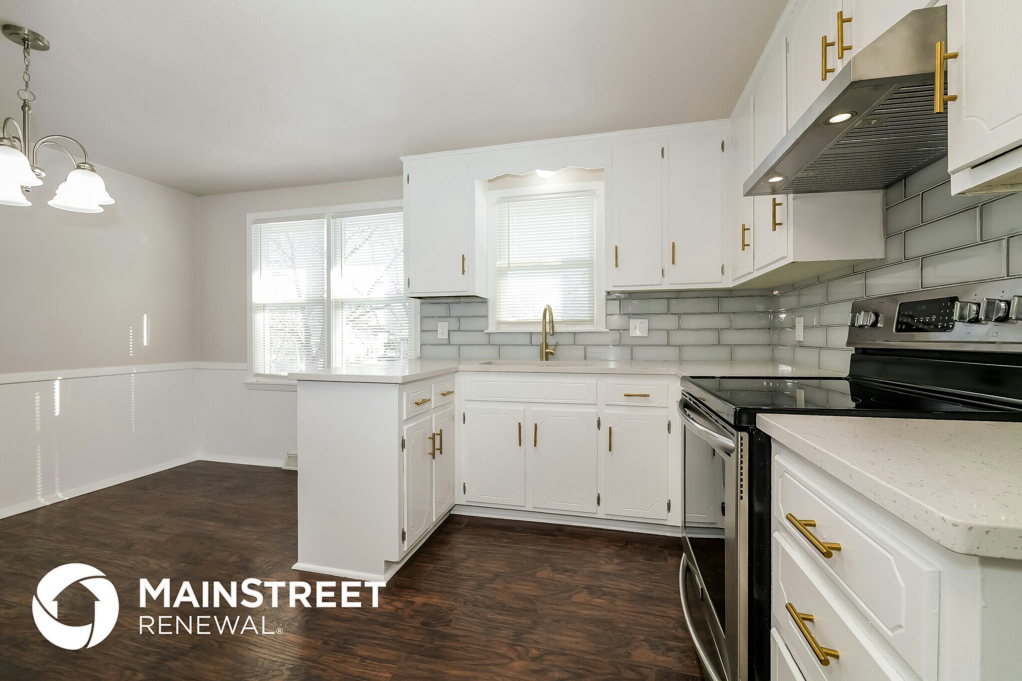 Building Photo - 11515 N Charlotte St