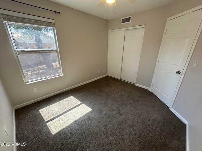 Building Photo - 7531 W Taro Ln