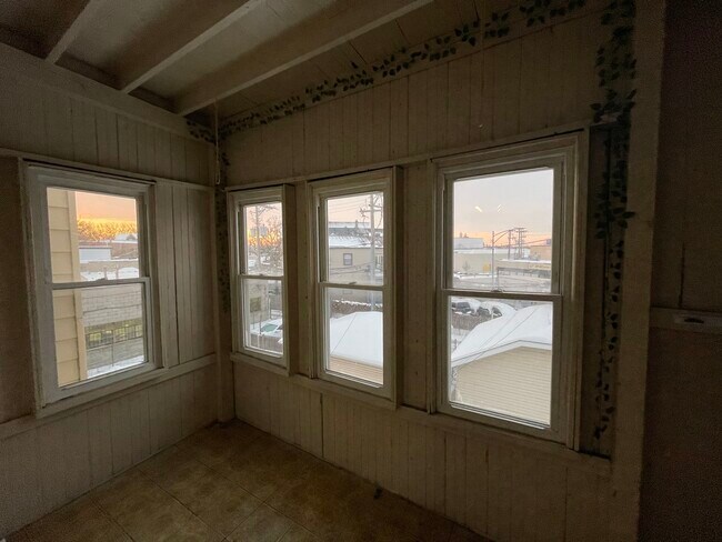 Building Photo - 3532 N Elston Ave