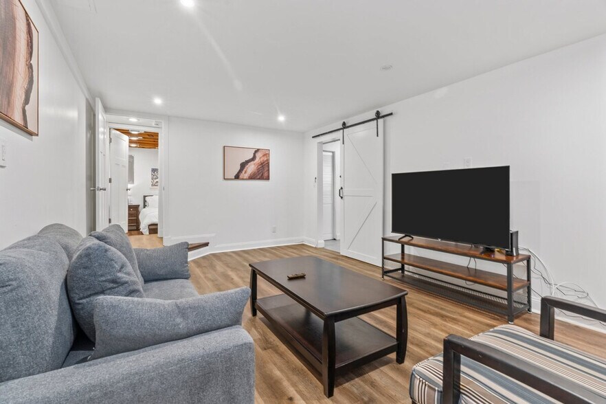 Building Photo - 240 Seebold Spur