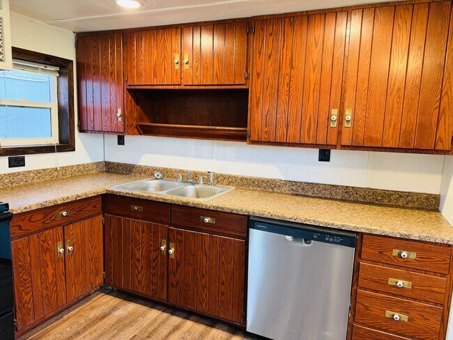 Building Photo - Pet Friendly Trailer