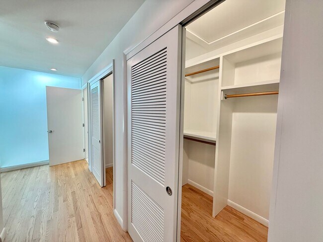 Building Photo - **OFFERING WAIVED APPLICATION FEES & $200 MOVE IN PROMOTION** Luxurious 4BD, 3BA Raleigh Home wit...