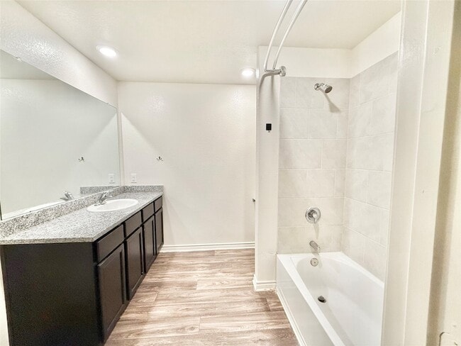 Building Photo - 521 Locksley Cove