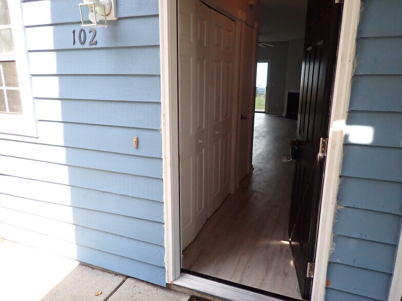 36" wide entry, step-free. - 4240 Wilshire Blvd