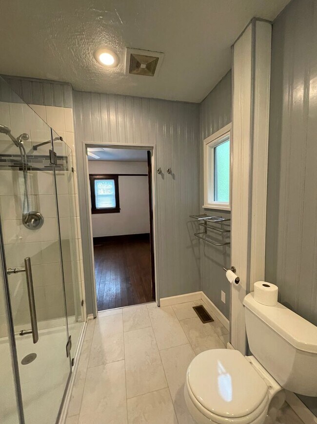 Building Photo - 3 Bedroom House Walking Distance to Purdue University