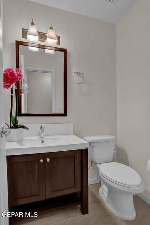 Building Photo - 4016 Camelot Heights Dr