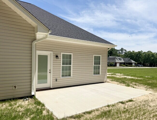 Building Photo - Low Maintenance Lifestyle! GORGEOUS 2 BR | 2 BA Brick Duplex in Rosewood (Goldsboro) *Lawn Care/T...