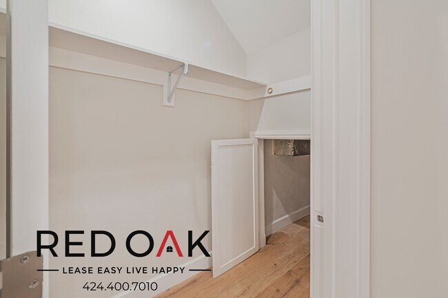 Building Photo - 2376 Portland St