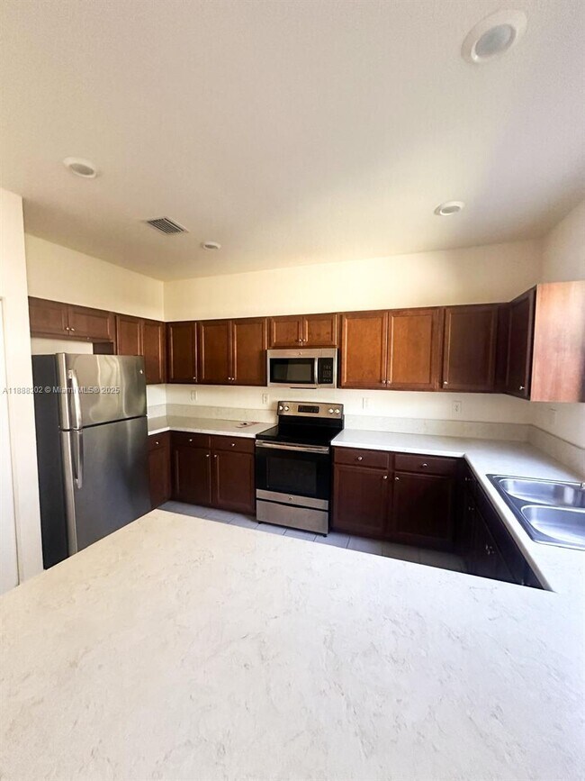 Building Photo - 11958 SW 151 Ave