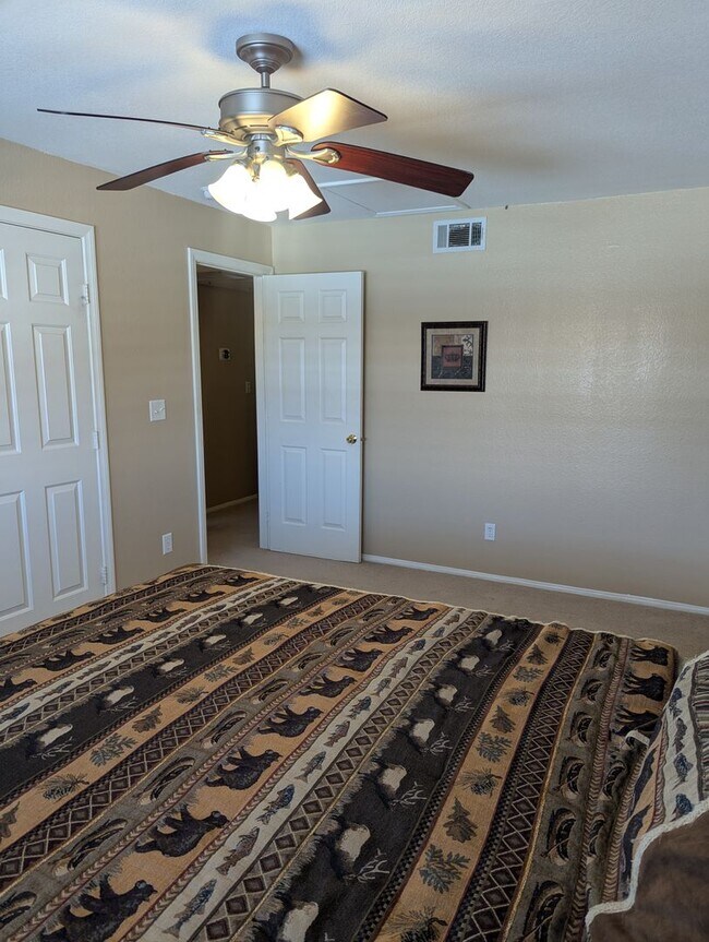 Building Photo - Furnished Condo at the Falls!