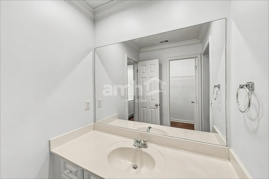 Building Photo - 1296 Crown Terrace