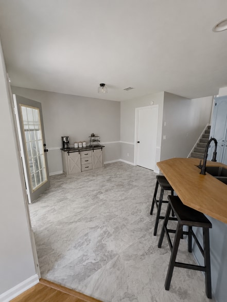 Coffee Station - 409 Williamsport Dr