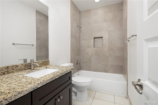 Building Photo - 2326 N Vly Cir