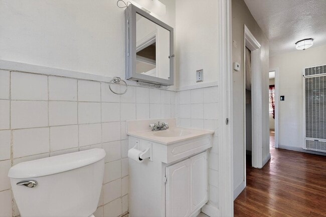 Building Photo - 165 Hilton Ave NW