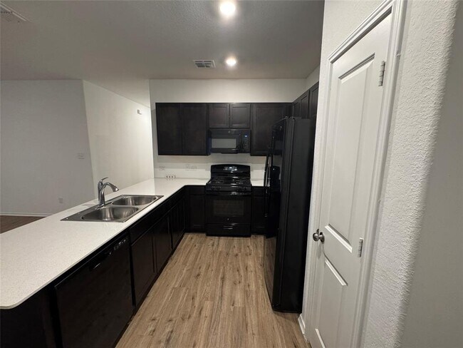 Building Photo - 502 Thunderstorm Ave