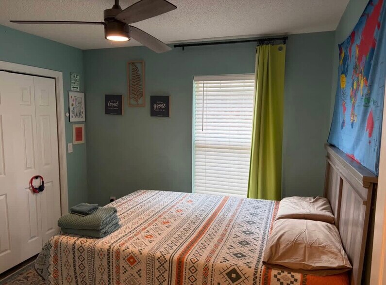 Building Photo - 4577 Top Flight Dr