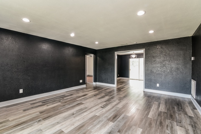 Building Photo - 754 Ave N SE