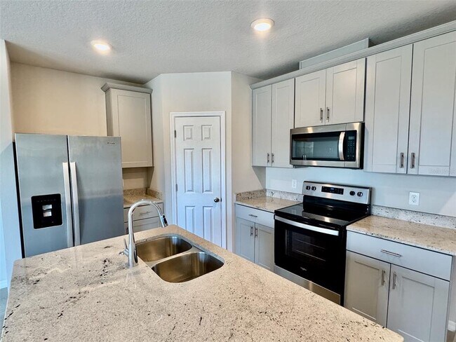 Building Photo - 744 Legacy Dr