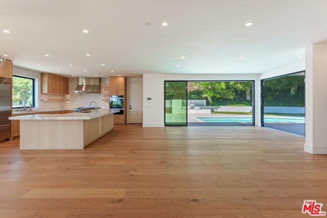 Building Photo - 382 Aderno Way