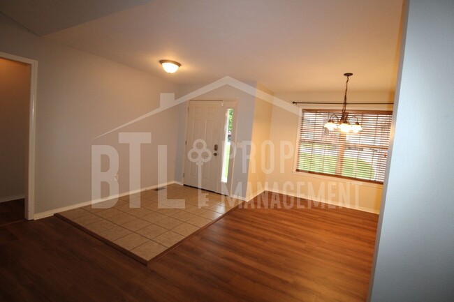Building Photo - 175 Mesquite Dr